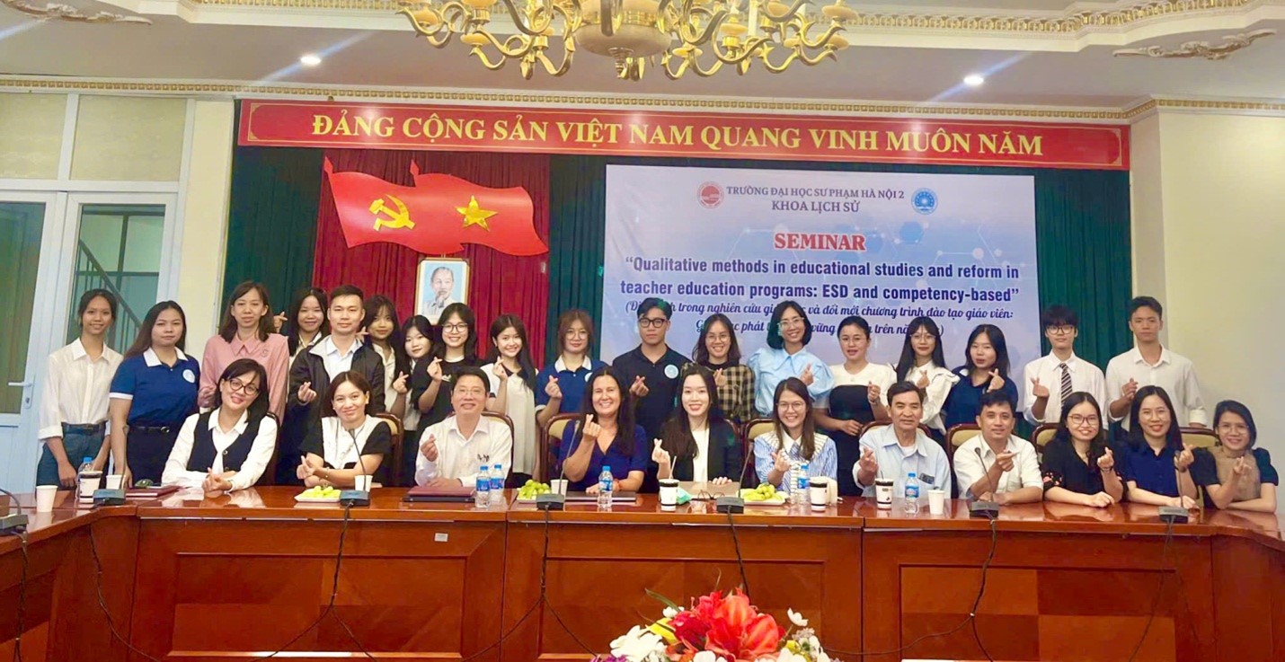 Seminar chuyên môn chủ đề Định tính trong nghiên cứu giáo dục và Đổi mới chương trình đào tạo giáo viên: giáo dục phát triển bền vững và dựa trên năng lực