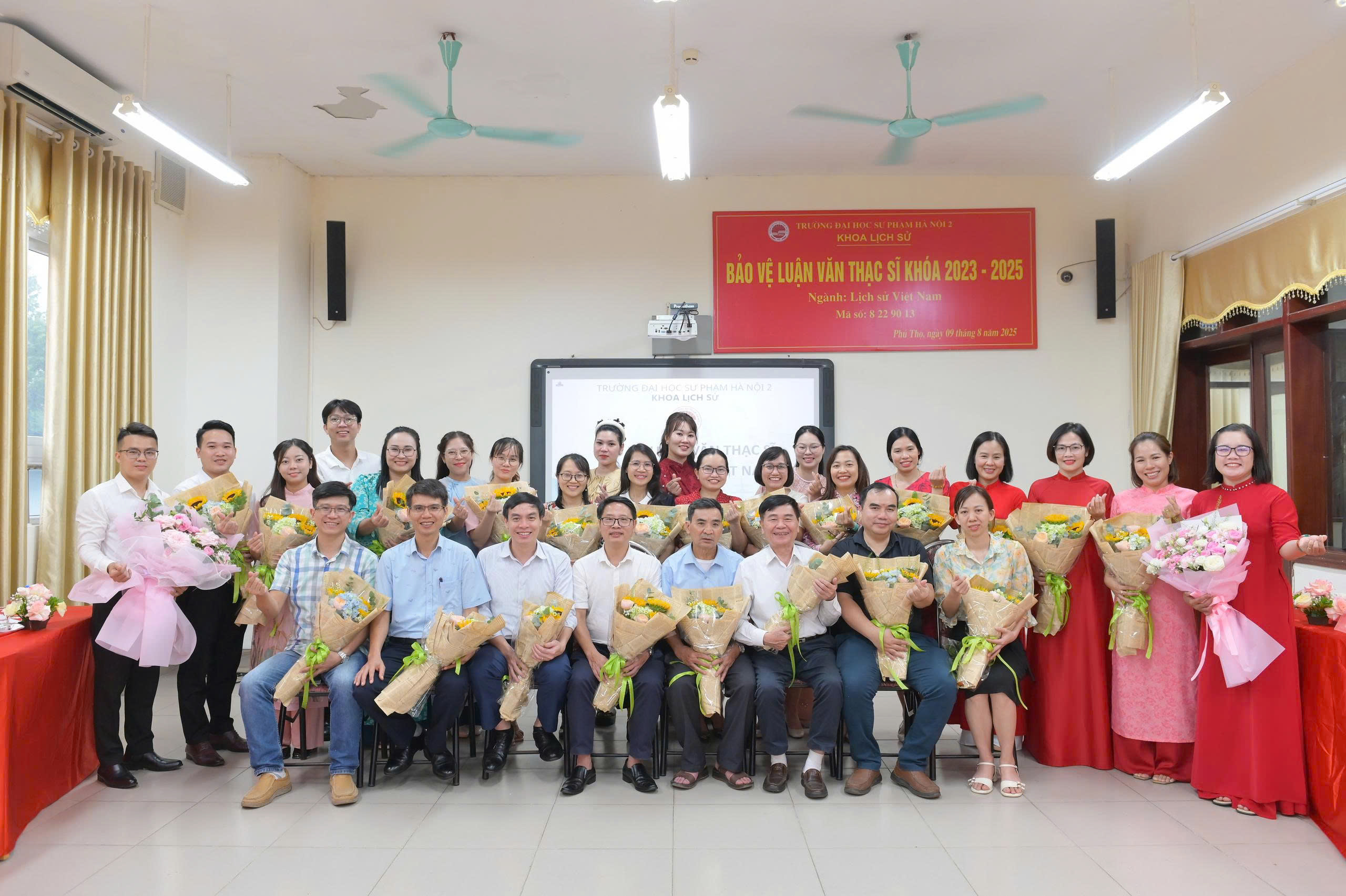 Hội đồng chấm luận văn Thạc sĩ ngành Lịch sử Việt Nam khóa 27 (2023 – 2025)