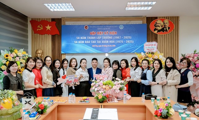 Khoa Lịch sử tổ chức gặp mặt kỷ niệm 58 năm thành lập trường và 50 năm đào tạo tại Xuân Hòa