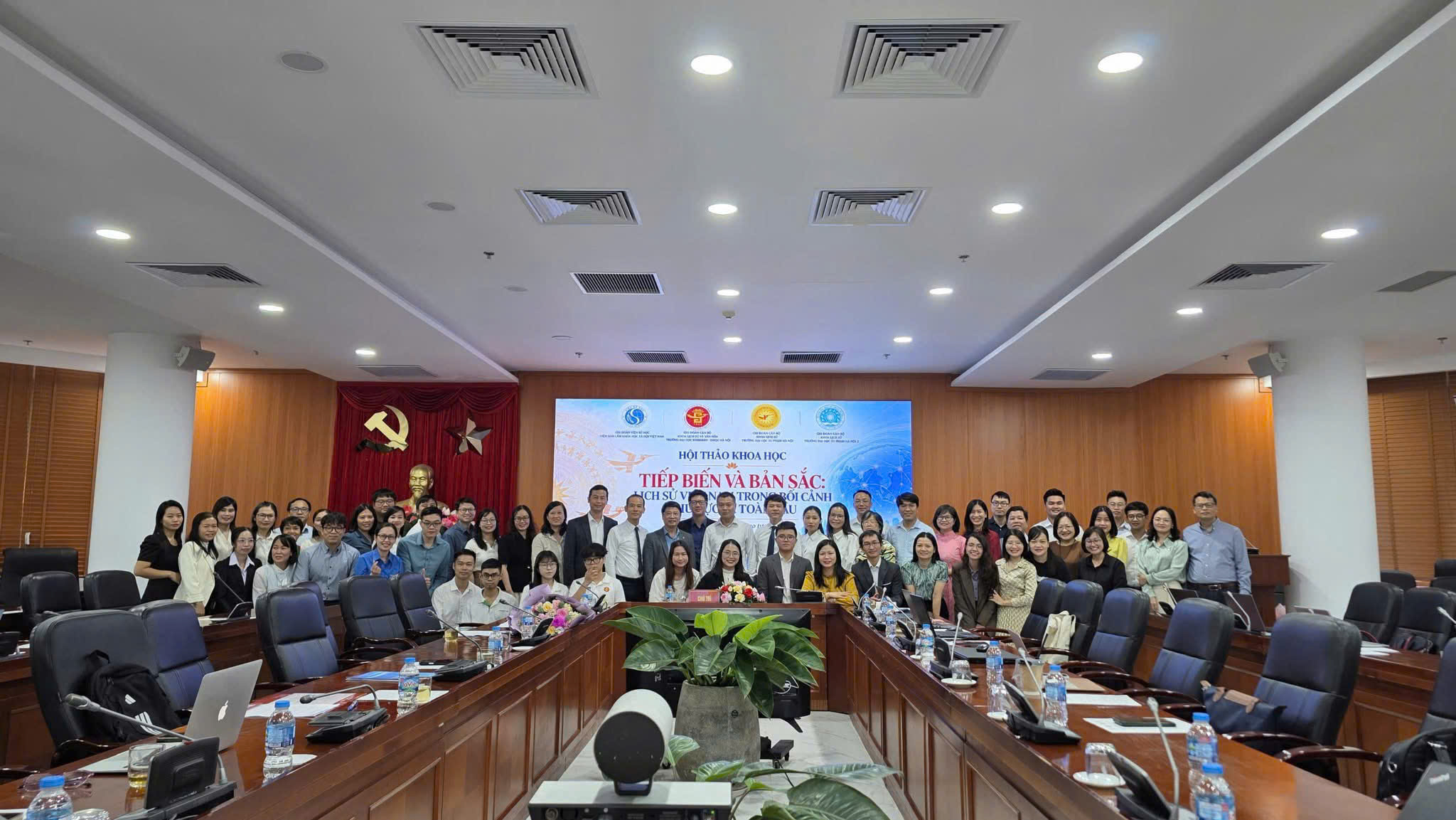 Hội thảo khoa học “Tiếp biến và bản sắc: Lịch sử Việt Nam trong bối cảnh khu vực và toàn cầu”