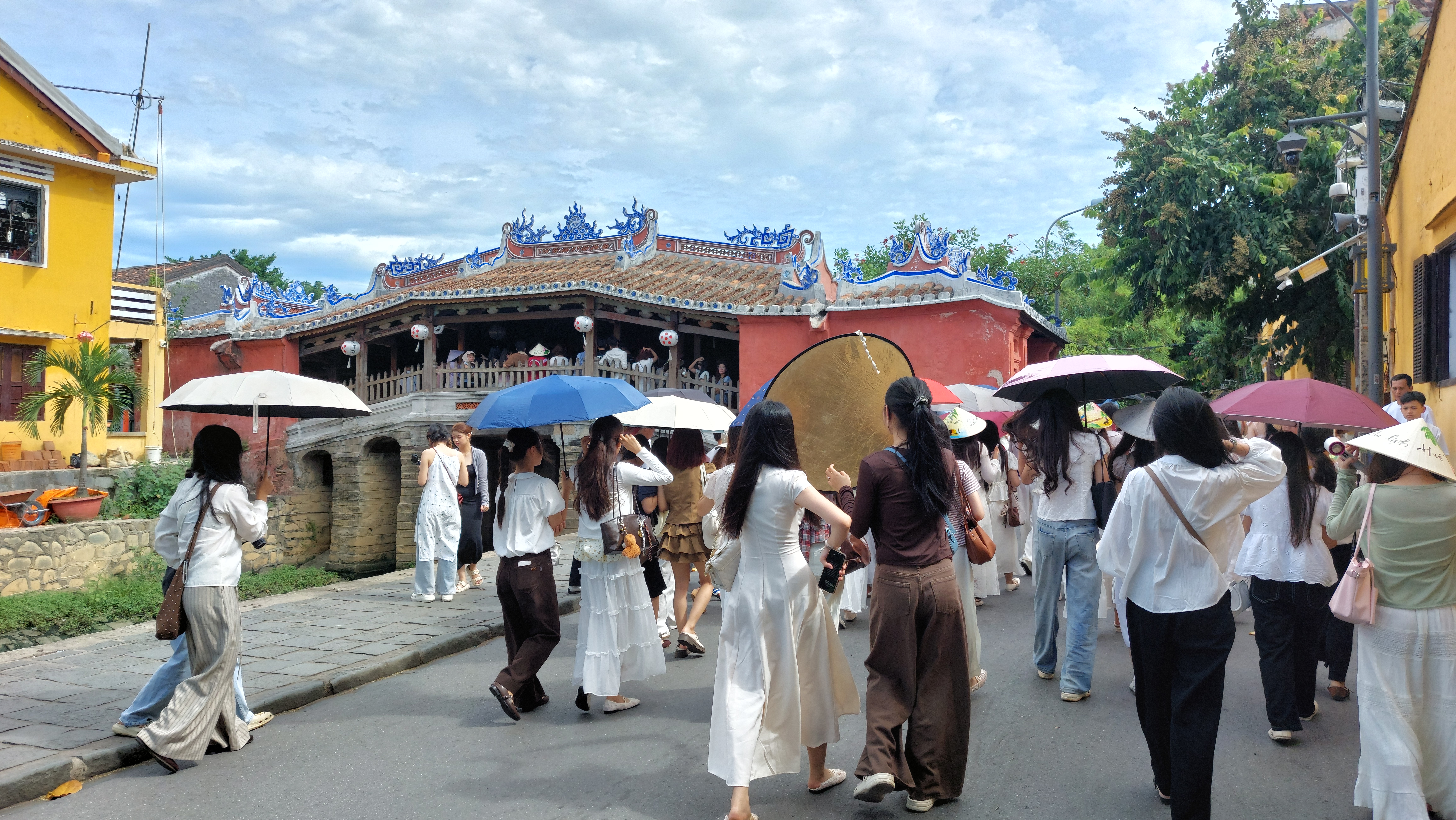 Tại phố cổ Hội An ( Đà Nẵng)