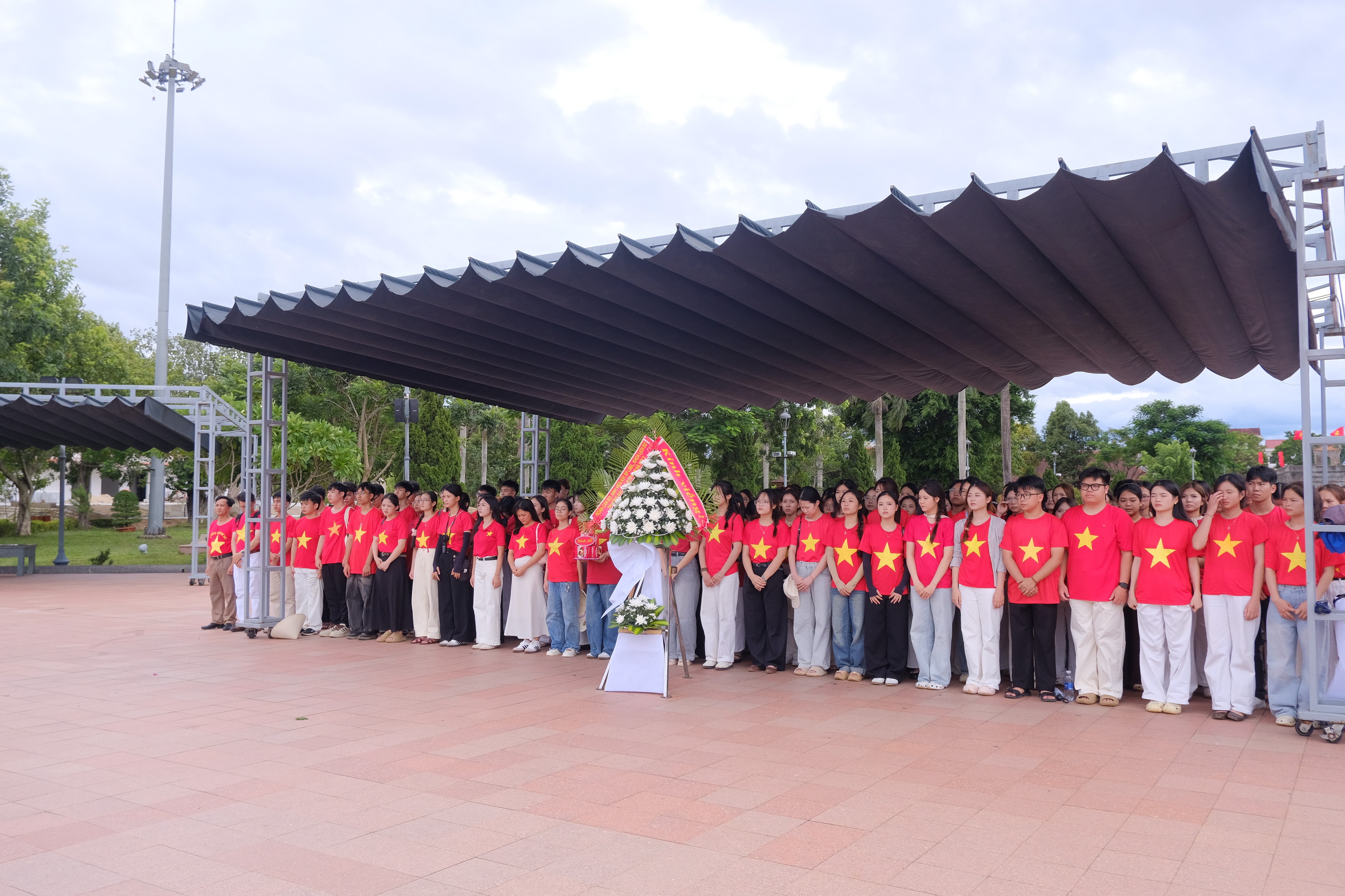 Tại thành cổ Quảng Trị_(1)