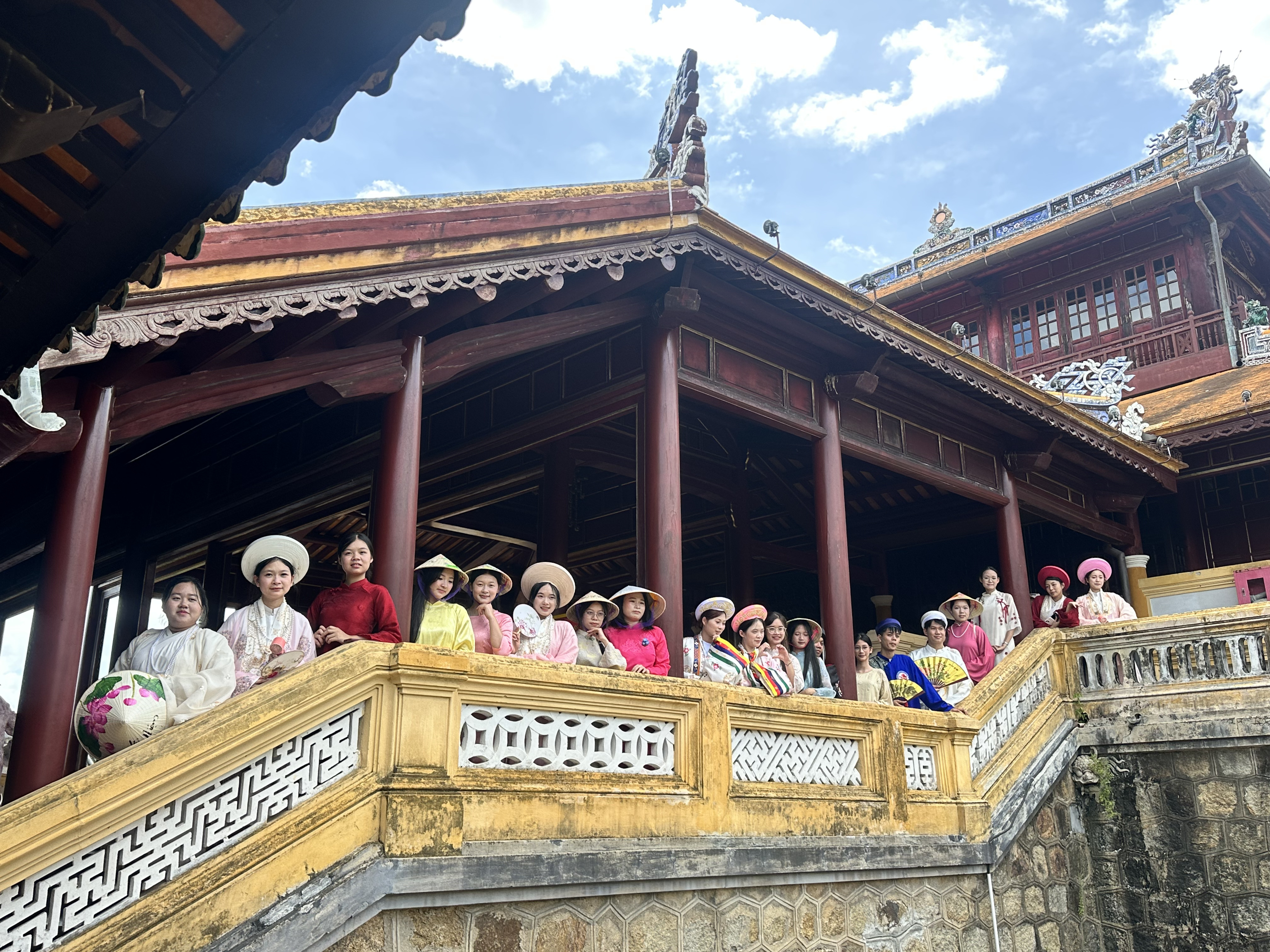Tại-Đại-Nội-_-Huế